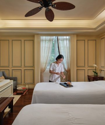 trai-nghiem-cham-soc-mua-le-hoi-tai-le-spa-du-metropole