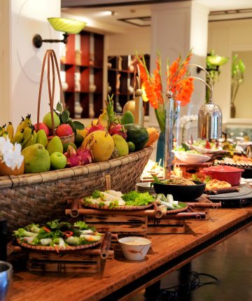 buffet-trua-ban-tu-chon-tai-spice-garden